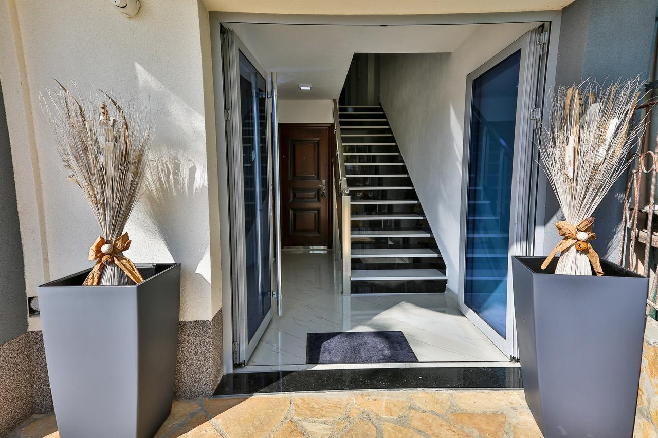 Zara Apartmani Sutomore Exterior photo